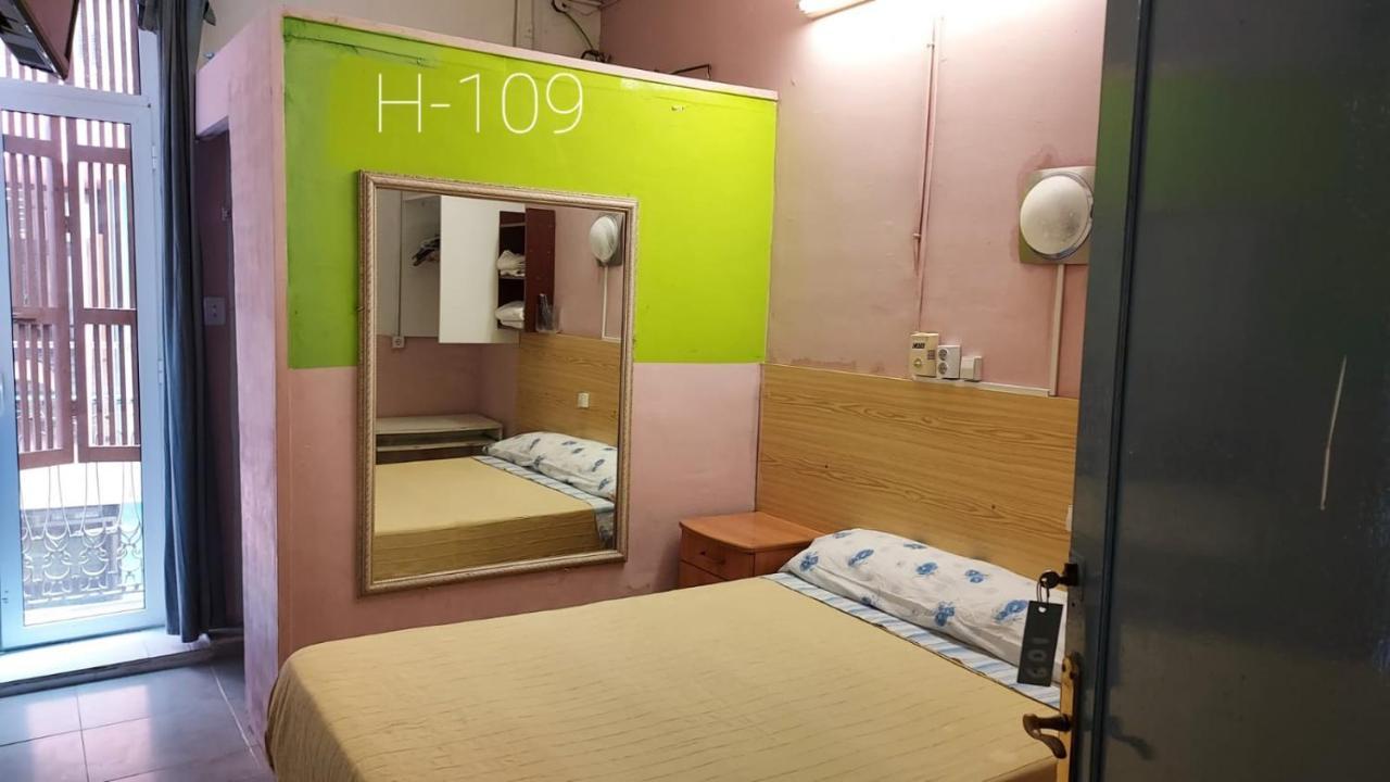 Hostel Turisol Barcellona Esterno foto