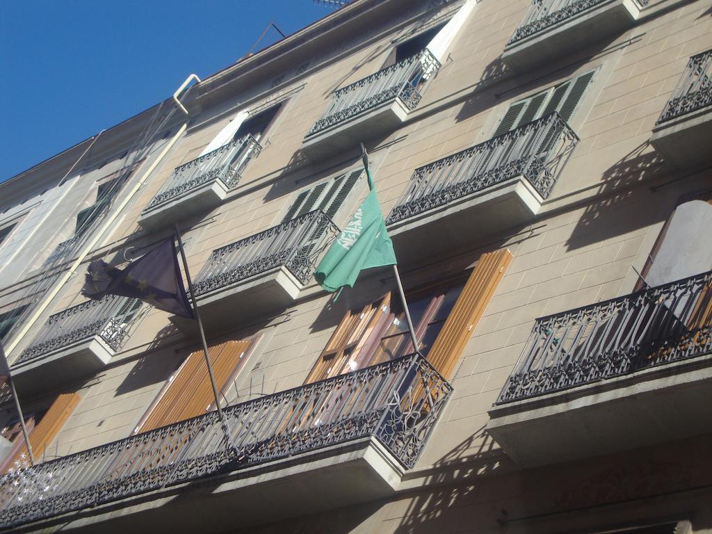 Hostel Turisol Barcellona Esterno foto