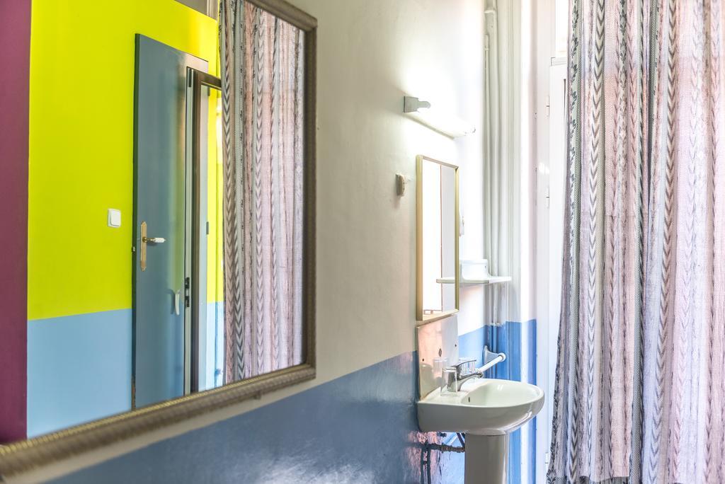 Hostel Turisol Barcellona Esterno foto