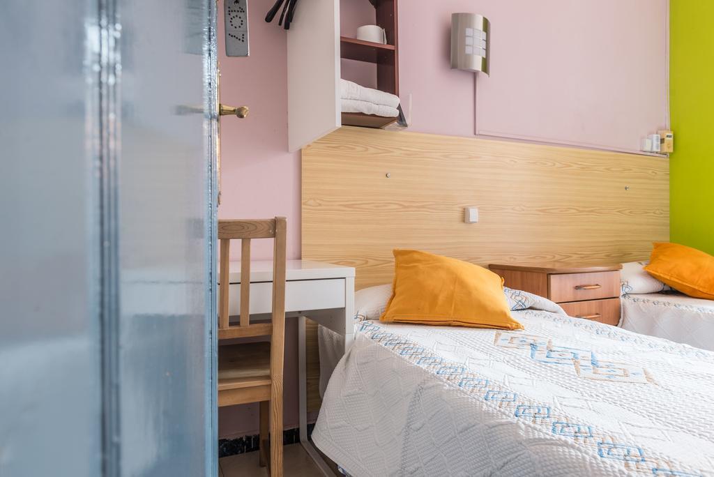 Hostel Turisol Barcellona Esterno foto