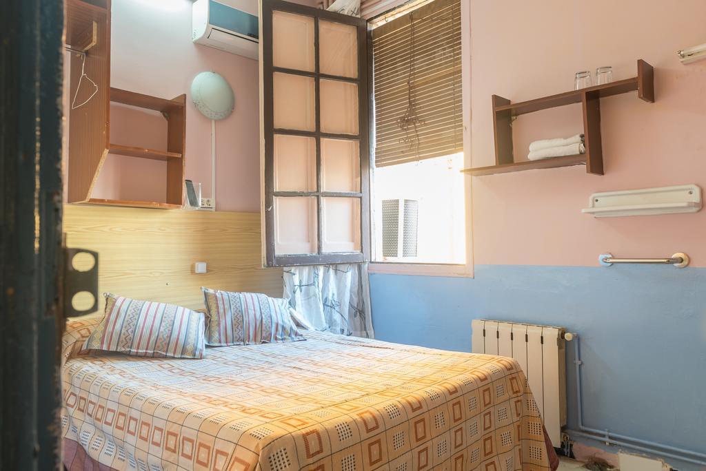 Hostel Turisol Barcellona Esterno foto